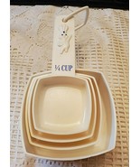PILLSBURY PLASTIC MEASURING CUPS - $12.94 CAD