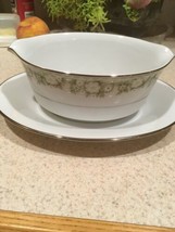 NORITAKE GRAVY BOAT WITH ATTACHED PLATE 6911 GREEN FLOWERS NICE - $20.75