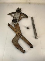 1982 Chevette 4DR Window Regulator Front Passenger Side OEM Right - $1,024.04 MXN