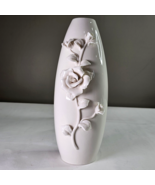 Vintage 11in White Vase Porcelain Rose Design Decorative Décor - $665.24 MXN