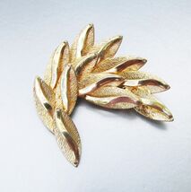 Vintage Mid-Century Gold Tone LEAF Cluster Unisex Brooch Pin - $12.86
