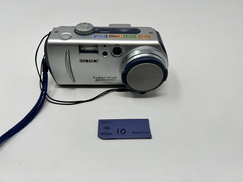 Sony Cyber Shot Digital Camera 3.2 Mega Pixels DSC P72 Retro