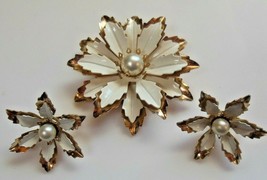 Vintage Signed Emmons Gold-tone Cream Enamel Pearl Flower Brooch &amp; Earri... - $44.55