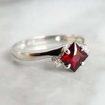 Solitaire Ruby Simulants Engagement ring - 925 Silver Ring - Wedding Ring - £70.57 GBP