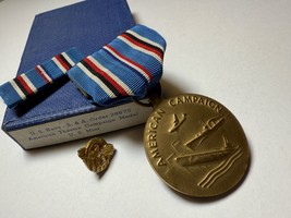 WWII, AMERICAN THEATRE CAMPAIGN MEDAL, PINBACK RIBBON, DISCHARGE BUTTON,... - $25.00