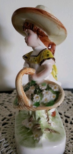 American Greetings ~ 1972 ~ "I Love You a Bunch" ~ Ceramic ~ Girl Figurine Item image 4