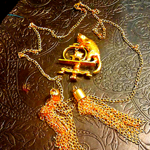 Gold VTG Necklace &amp; Cat Brooch - $23.76