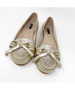 Alex Marie Womens Gold Lasercut Leather Slip on Flat Size 7.5 - $514.13 MXN