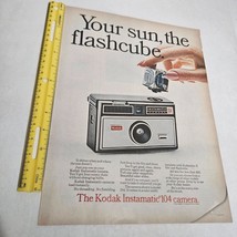 Kodak Instamatic 104 Camera Vintage Print Ad 1967 Hand Holding Flashcube - £7.84 GBP