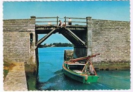 Bermuda Postcard Sandys Parish Somerset Bridge Smallest Controlled Traffic Light - $4.94