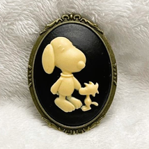 Snoopy &amp; Woodstock Antique Brass Cameo Style Decorative Brooch Pin-NEW - £30.96 GBP