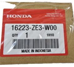 Honda Genuine Insulater Gasket GX340 GX390 16223-ZE3-W00 Oem New - $4.90