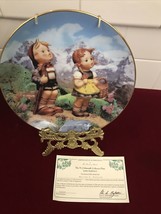 MJ Hummel LIttle Explorers Collectors Plate from the LIttle Companions Collectio - £9.55 GBP