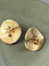 Large Cream &amp; Gold Swirl Enamel Folded Circle Disk Goldtone Post Earrings for - £10.43 GBP