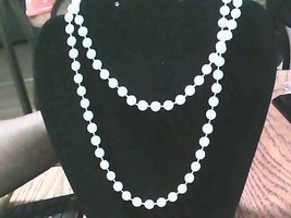 Vintage White beaded Long Necklace - $150.79 MXN