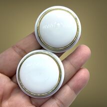 vintage lucite clip on earrings - $13.57