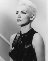 Annie Lennox Classic Pose 8x10 HD Aluminum Wall Art - £31.76 GBP