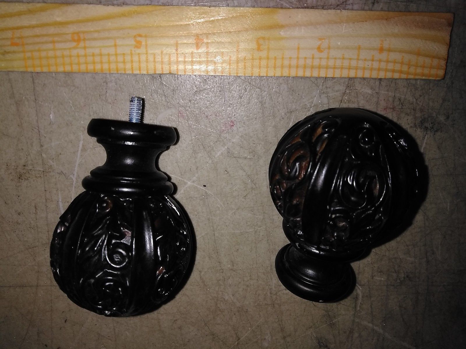 8BB86 PAIR OF "CARVED" BALL FINIALS, 2" +/- SPHERE, #10NF +/- THREADS, VERY GOOD - $6.79
