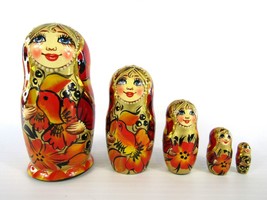 Matryoshka Nesting Dolls 3.9&quot; 5 Pc., Traditional Red Costume Set Russian 333 - £27.32 GBP