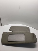 Passenger Sun Visor Illuminated Fits 00-03 SUBURBAN 1500 1369114********... - $501.08 MXN