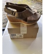 Clark’s Gold Women’s Wedge Strap Sandal size 6 - $107.18 CAD