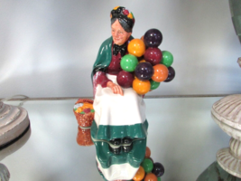 Royal Doulton Hn 1315 The Old Balloon Seller Made In England 7.5&quot; - £22.66 GBP