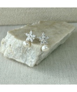 925 Sterling silver pearl zircon flower earrings. - £33.85 GBP