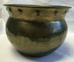 Vtg Hammered Brass Flower Pot Urn Bowl Made in India Heavy Patina - £23.94 GBP