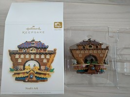 Hallmark Keepsake Ornament Noah&#39;s Ark Magic Features Motion Handcrafted 2006 - £22.02 GBP