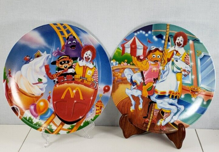 McDonald’s Amusement Park Melamine Plates 9.25" Ronald Vintage 1993 Lot of 2 - £15.22 GBP