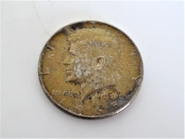 1965 Gold Tone Kennedy Half Dollar 50 Cents United States - £9.56 GBP