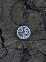 Viking Compass Necklace, Rune Way Finder, Norse Vegvisir Pendant, Men&#39;s Amulet, - £51.66 GBP