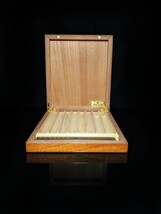 Mastro de Paja Travel Humidor Top has discoloration in lacquer. # 001B image 6