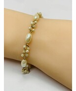 Vintage Trifari Gold Tone &amp; Faux Pearl Bracelet ~ 8” - $31.76 CAD
