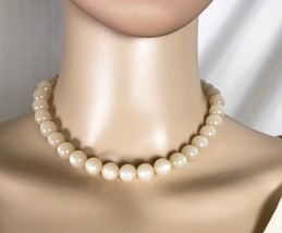 Vintage Faux Pearl Choker Necklace   13-15.5&quot;   9mm Pink Iridescent Beads -Hook - £14.98 GBP