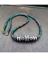 Collana amuleto di perle Dzi in agata tibetana nera antica con motivo a ... - $275.80 CAD