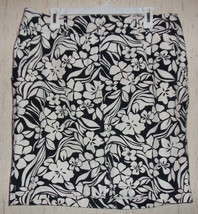 Excellent Womens Venezia Black W/ White Floral Print Skirt Size 16 - £20.14 GBP