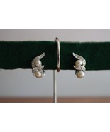 Faux Double Pearl Rhinestone Swirl Drop Clip On Silver Toned Elegant Cla... - $276.56 MXN