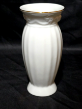 Beautiful White Ribbed 6.5&quot; Gold Rim Cherub Vase Jug Bottle Urn  - NEAR ... - €13,20 EUR