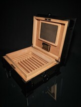 Black  "Chesterfield" Humidor - 60 / 70 Count NIB Handmade Made in USA image 10