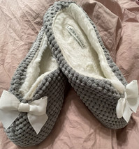 LAURA ASHLEY Women&#39;s Memory Foam Flat Slippers Gray w/ Bow Quilting Size L LOW $ - £13.00 GBP