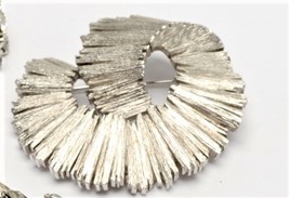 Crown Trifari Heavy Silvertone Swirl Brooch Vintage  - £15.43 GBP