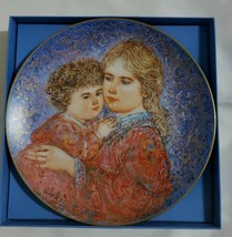Knowles 1985 Erica and Jamie The Mother's Day Plate Edna Hibel Collectors Plate - $25.98