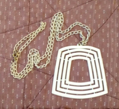 Geometric 2.5&quot; White Pendant Necklace 24&quot; Chain 1970&#39;s style VTG Jewelry - $19.73