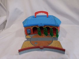 Thomas the Train Take &amp; Play Carry Storage Case Roundhouse 2002 - £9.55 GBP