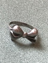 Estate Nonmagnetic Silver Small Ribbon Bow Ring Size 5 – no markings for metal  - £9.02 GBP