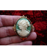 (CM44-20) LADY 3-curl flower green white CAMEO flower brass Pin pendant ... - $680.71 MXN