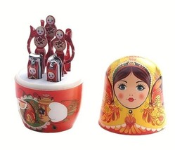 Matryoshka Doll 7-Piece Manicure Set Red Clippers Nail File Storage Case NEW - £13.89 GBP