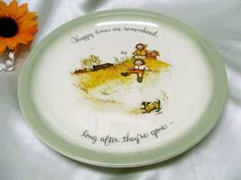 2639 Vintage Holly Hobbie Happy Times Are Remembered Wall Plate - £10.93 GBP