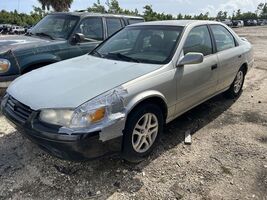 Passenger Front Spindle/Knuckle 4 Cylinder Fits 99-03 SOLARA 104842584 - $61.38